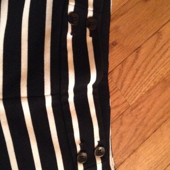 WHITE HOUSE BLACK MARKET Shorts NWOT - Picture 3 of 7